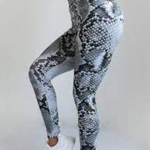Rellamped Snake Print Pattern On Trend Timeless High Waist Sleek Chic Leggings